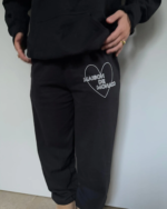 Le pantalon de survêtement noir Amore - Image 4